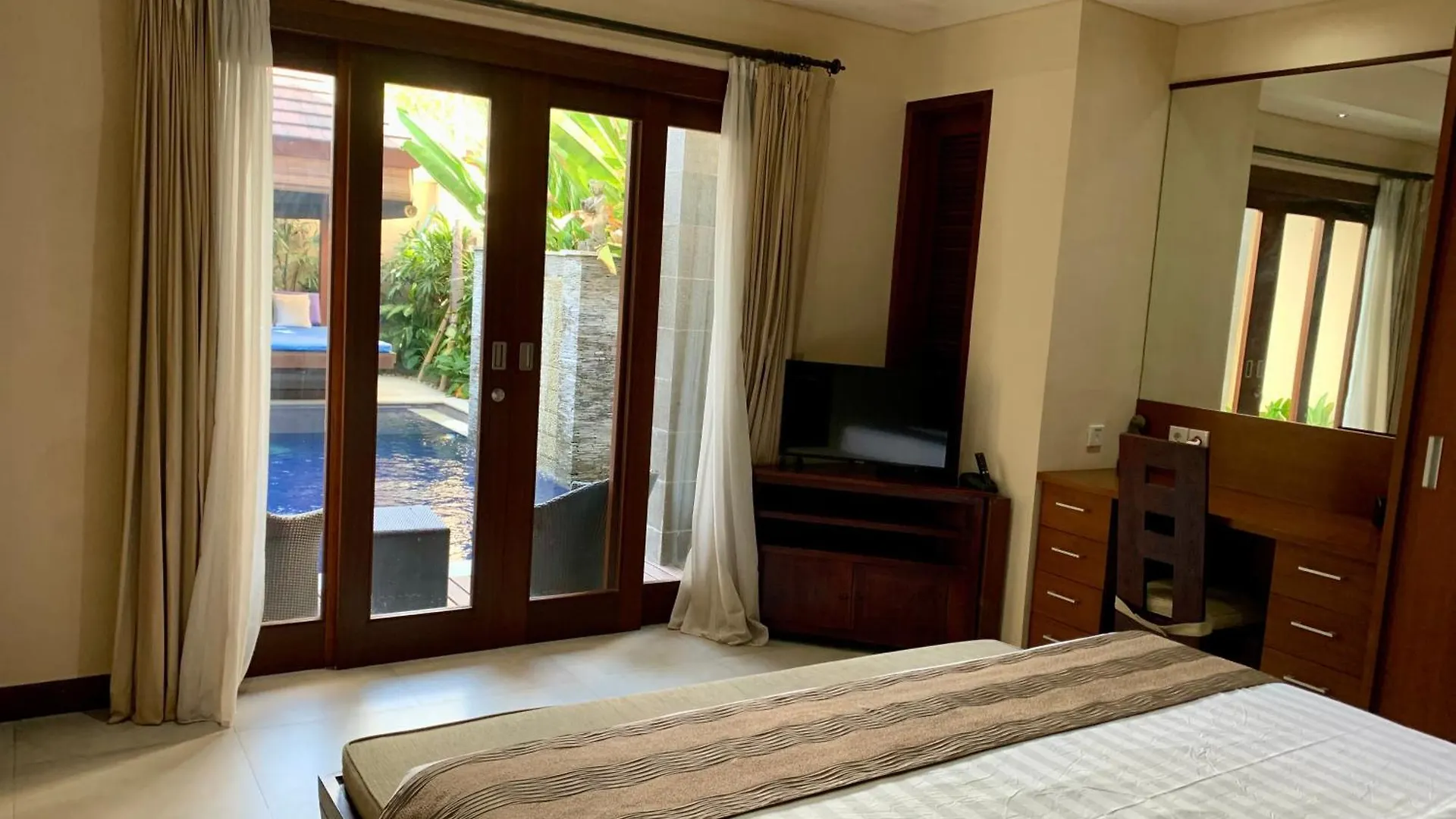 Tranquilty 3 Bedroom Villa In Seminyak By Nami Bali